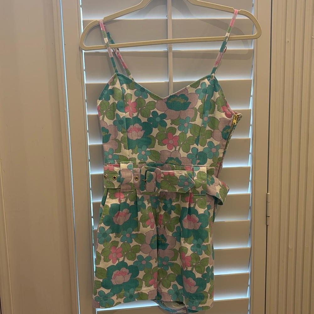 Show Me Your Mumu floral romper. Size S. Spaghetti strap